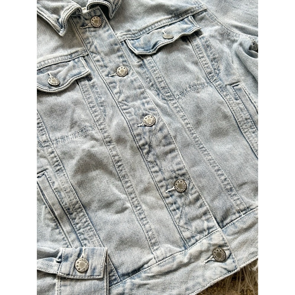 Free People Rumors Denim Trucker Jacket Size SM Light Wash Blue Faded Not Lined - Picture 2 of 3